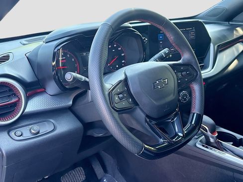 Used 2024 Chevrolet Trax RS w/ Driver Confidence Package FWD image 9
