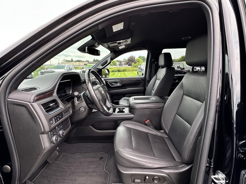 Used 2023 Chevrolet Tahoe LT w/ Luxury Package AWD/4WD image 19