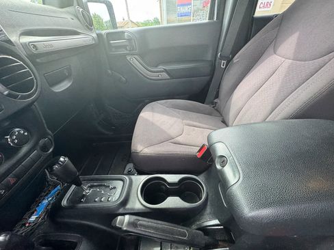 Used 2015 Jeep Wrangler Unlimited Sport AWD/4WD image 14
