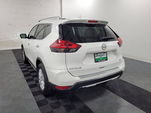 Used 2017 Nissan Rogue SV w/ SV Premium Package FWD image 5