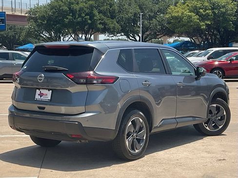Used 2025 Nissan Rogue SV FWD image 5