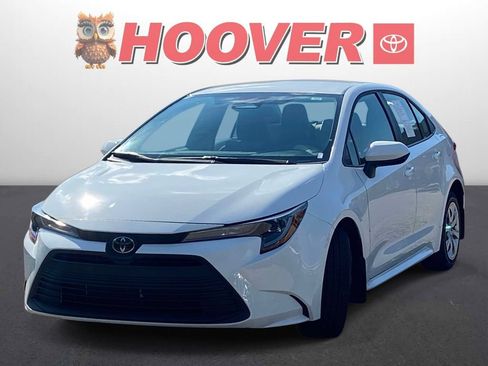 Used 2026 Toyota Corolla LE FWD image 5