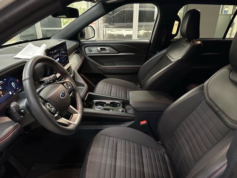 Certified 2025 Ford Explorer ST-Line image 17