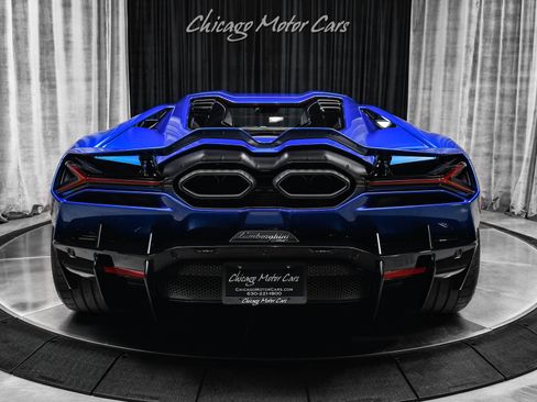 Used 2025 Lamborghini Revuelto image 4