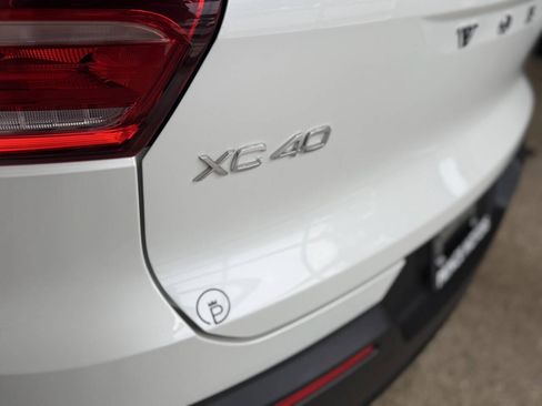 Used 2023 Volvo XC40 Recharge Plus w/ Protection Package Premier AWD/4WD image 33