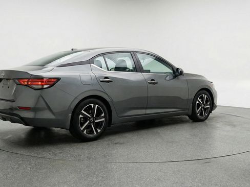 Used 2025 Nissan Sentra SV image 9
