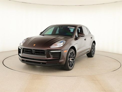 Used 2023 Porsche Macan Turbo image 12