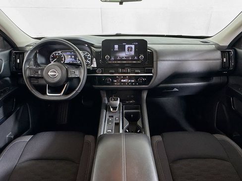 Used 2024 Nissan Pathfinder SV FWD image 29