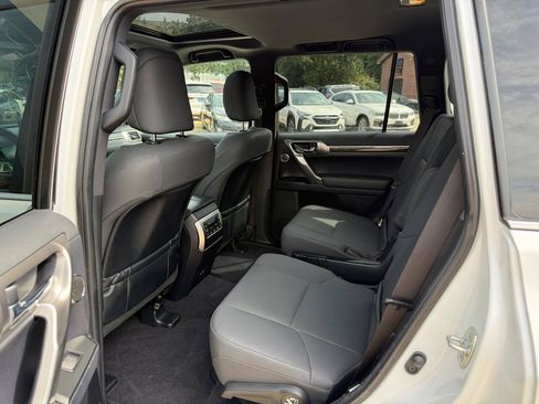 Used 2023 Lexus GX 460 Premium AWD/4WD image 24