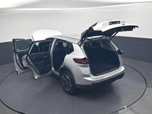 Used 2025 Nissan Rogue SV AWD/4WD image 42