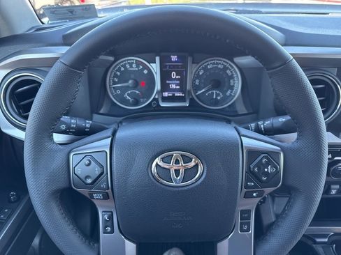 Used 2023 Toyota Tacoma SR5 AWD/4WD image 15