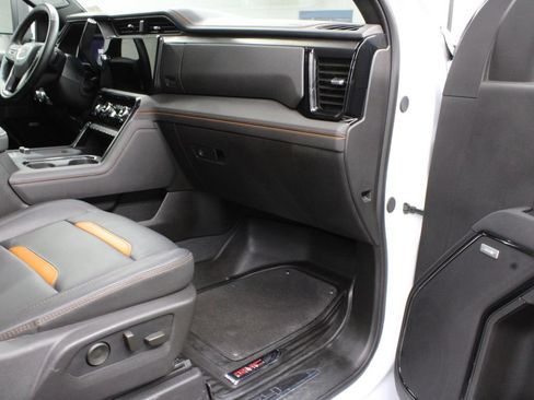 Used 2026 GMC Sierra 2500 AT4 w/ Technology Package AWD/4WD image 42