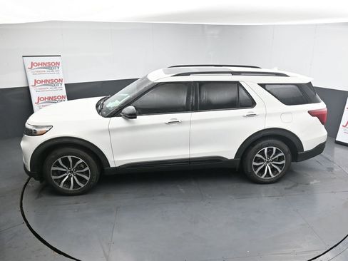 Used 2020 Ford Explorer ST w/ Premium Technology Package image 13