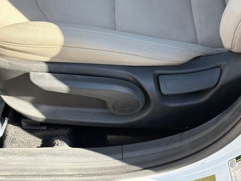 Used 2017 Hyundai Elantra SE w/ SE A/T Tech Package 03 image 23