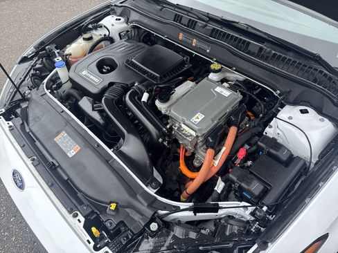 Used 2018 Ford Fusion SE image 12