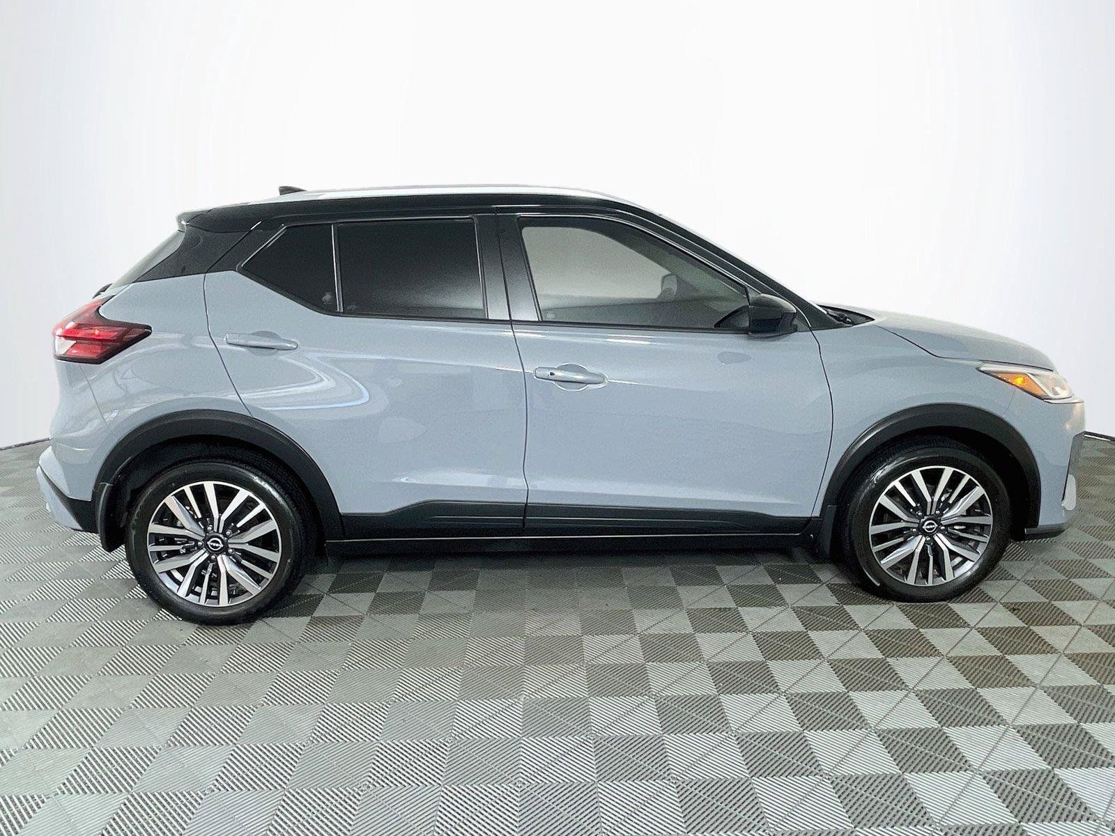 Used 2024 Nissan Kicks SV FWD image 10