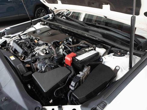 Used 2020 Toyota Camry LE FWD image 32