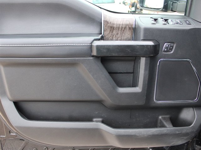 Used 2019 Ford F250 Lariat w/ Lariat Ultimate Package AWD/4WD image 12