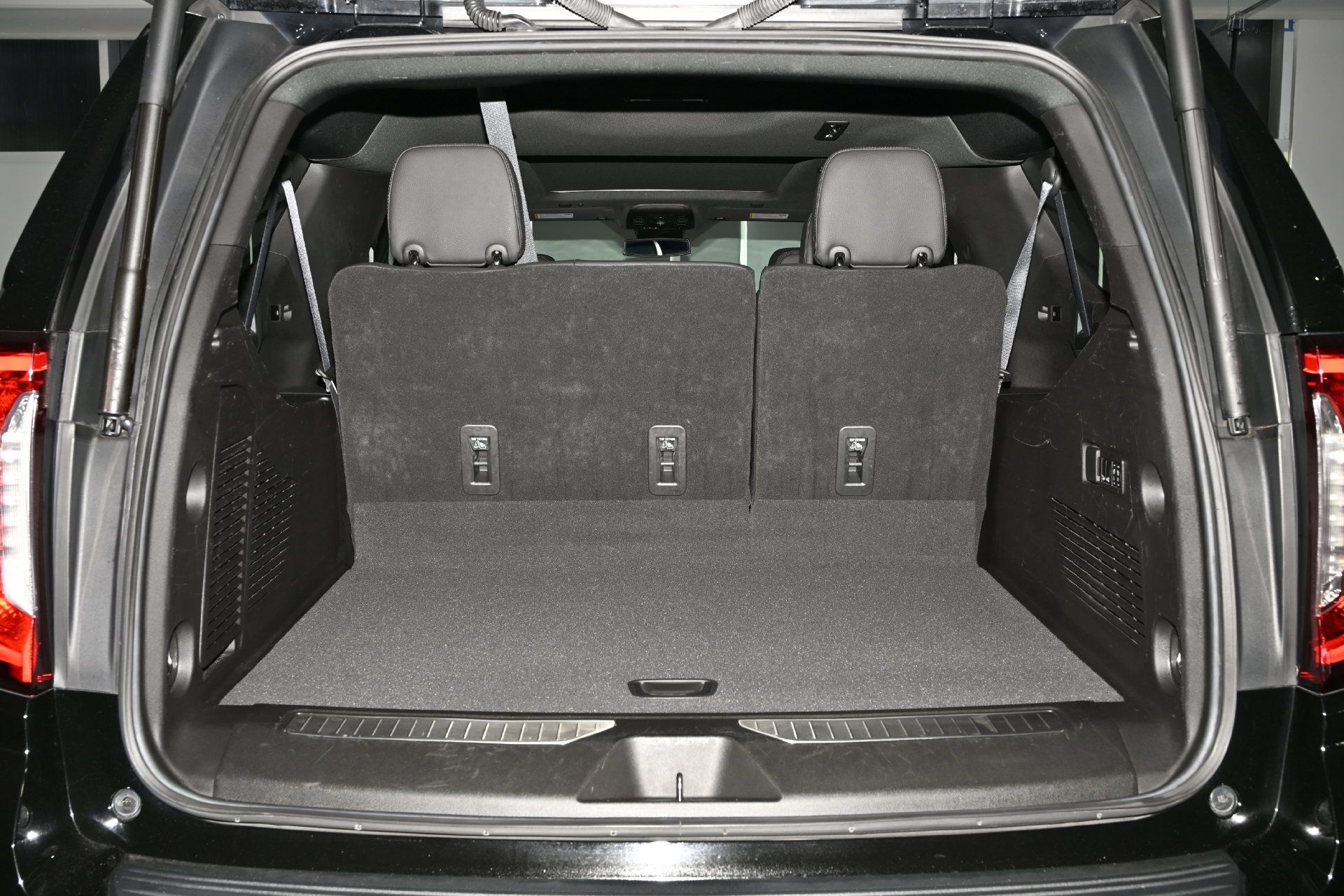 Used 2023 GMC Yukon XL Denali RWD image 14