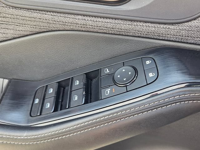 Used 2023 Nissan Rogue SV FWD image 29