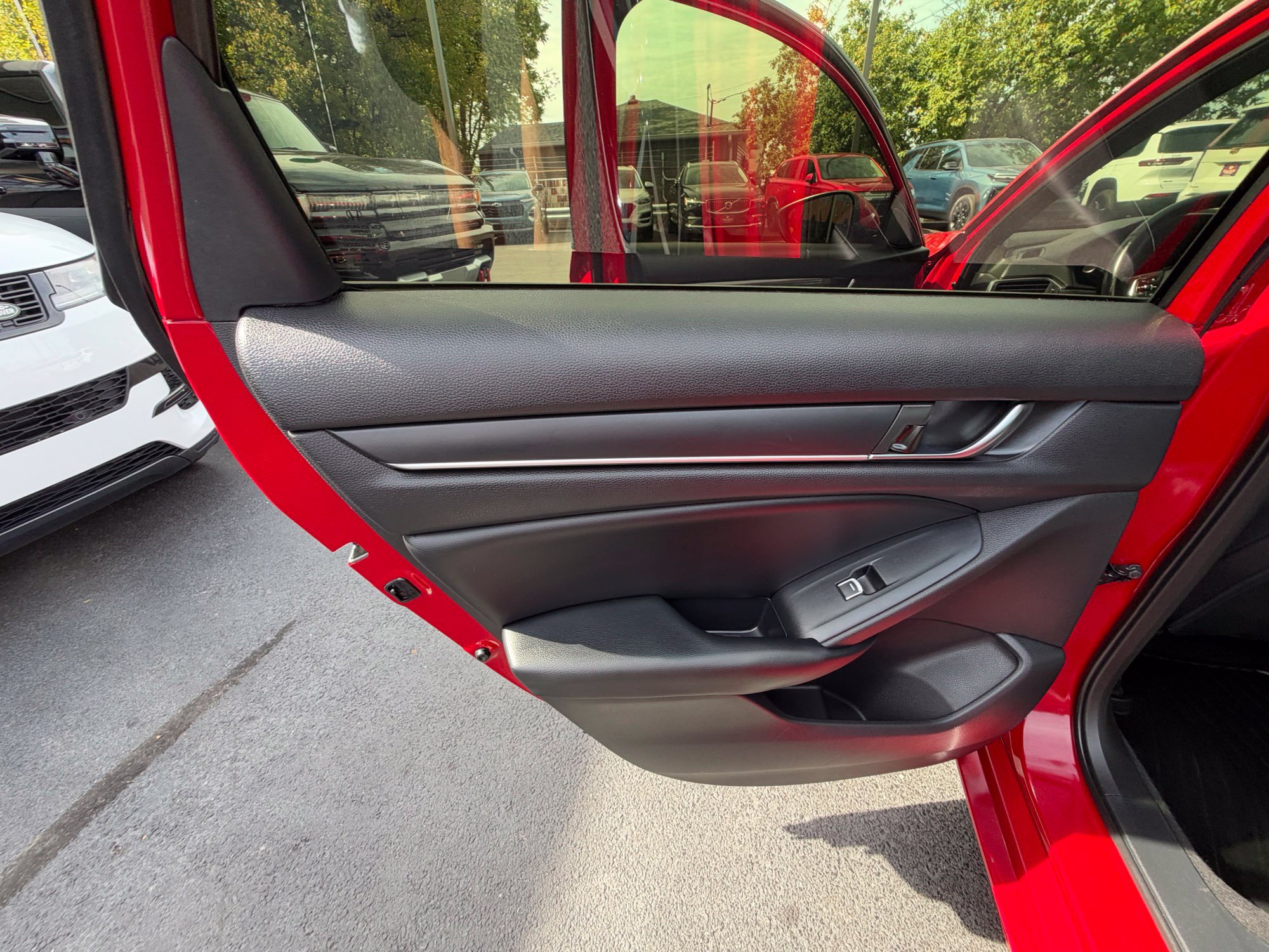Used 2018 Honda Accord Sport image 12