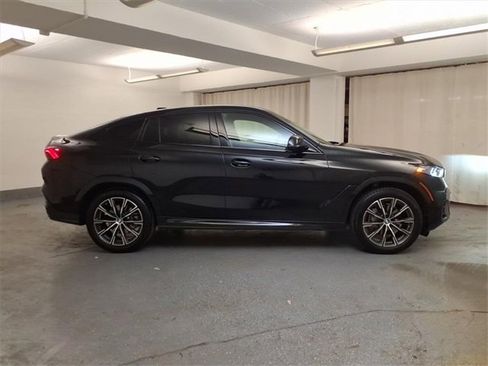 Used 2025 BMW X6 xDrive40i w/ Climate Comfort Package image 4