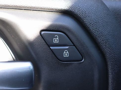 Used 2022 Chevrolet Silverado 2500 Custom w/ Gooseneck/5TH Wheel Package image 19