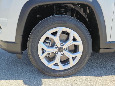 New 2026 Jeep Compass Latitude image 20