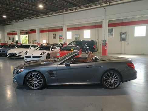 Used 2017 Mercedes-Benz SL 450 image 2