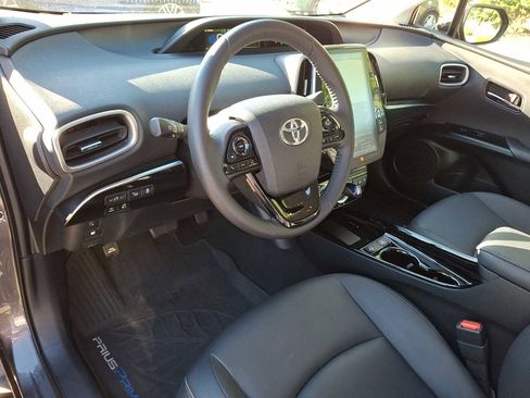 Used 2021 Toyota Prius Prime Limited FWD image 9
