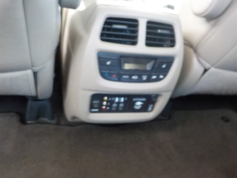 Used 2016 Honda Pilot Elite image 38