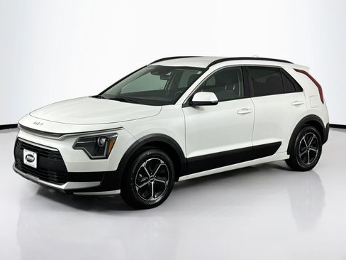 Used 2023 Kia Niro LX FWD image 6