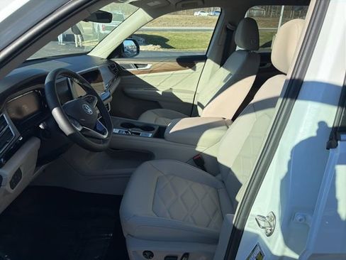 New 2026 Volkswagen Atlas SE image 9