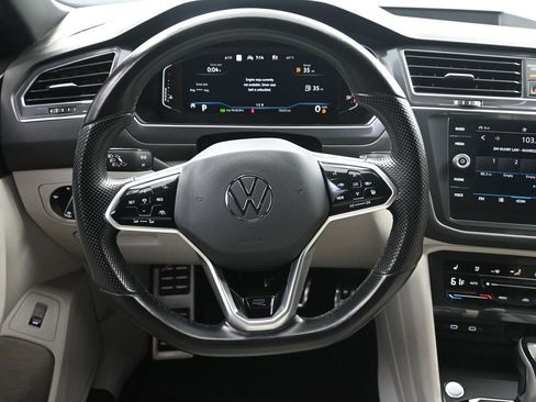 Used 2022 Volkswagen Tiguan SEL R-Line image 34