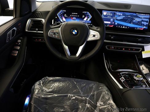 New 2026 BMW X7 xDrive40i w/ Executive Package image 16