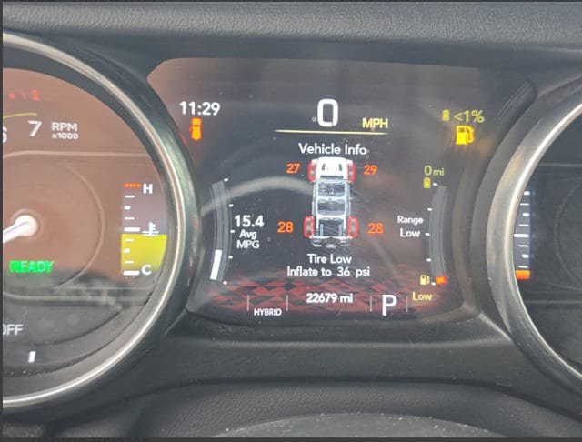 Used 2023 Jeep Wrangler Unlimited Sahara AWD/4WD image 6