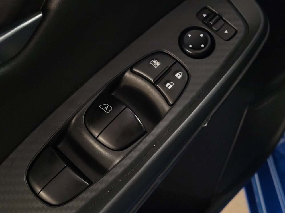 Used 2025 Nissan Sentra SV FWD image 27