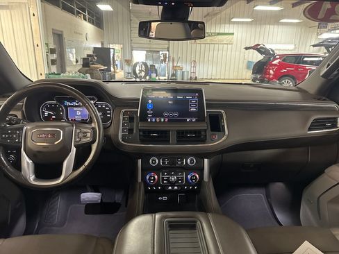 Used 2021 GMC Yukon SLT w/ SLT Luxury Package AWD/4WD image 18