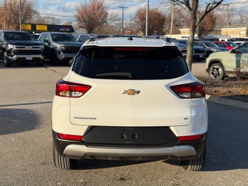 Used 2025 Chevrolet TrailBlazer LT w/ Driver Confidence Package image 6