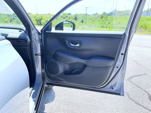 Used 2024 Honda HR-V Sport image 16