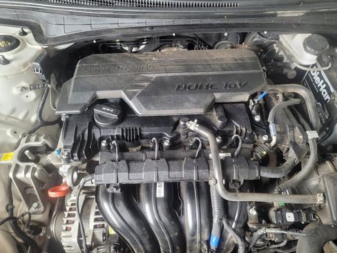 Used 2024 Hyundai Elantra SEL FWD image 30