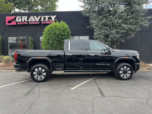 Used 2024 GMC Sierra 3500 Denali w/ Denali Reserve Package image 18
