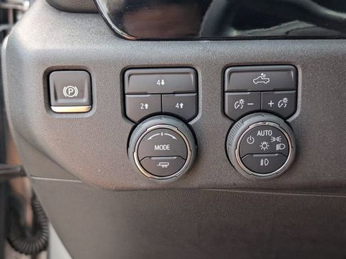 Used 2025 Chevrolet Silverado 2500 LT image 25