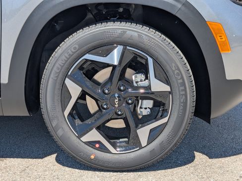 New 2026 Kia Seltos S FWD image 12