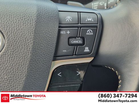 Certified 2025 Toyota Crown Signia AWD/4WD image 20