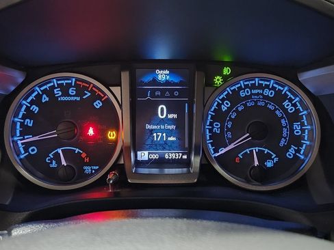 Used 2021 Toyota Tacoma SR5 RWD image 32