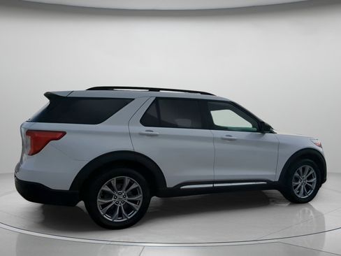Certified 2020 Ford Explorer XLT w/ Equipment Group 202A image 29