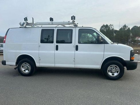 Used 2013 Chevrolet Express 2500 RWD image 4