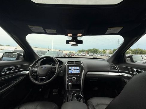 Used 2018 Ford Explorer Sport w/ Equipment Group 401A AWD/4WD image 7