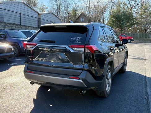 Used 2019 Toyota RAV4 Limited image 5